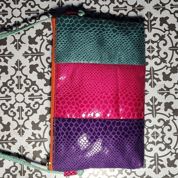 Pinky Purse With Strap Made In AMERICA - Picture 2 of 11